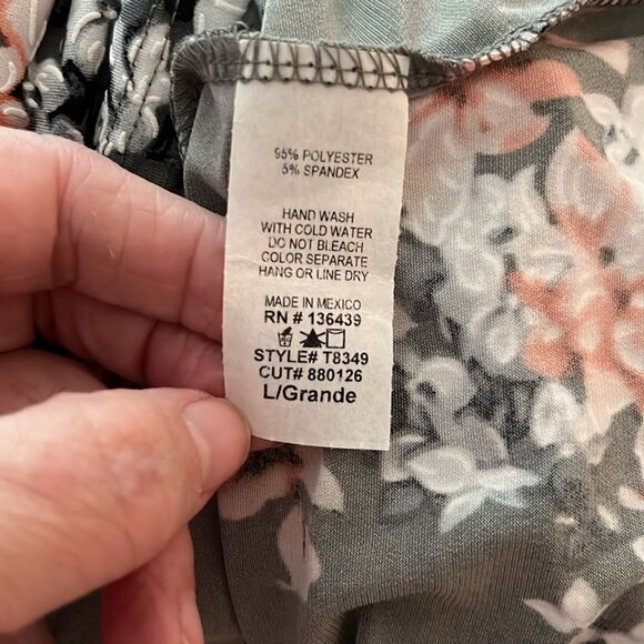 Amana Raised Floral Split Tulip Sleeve Lace Details Grey & Peach NWOT - Picture 9 of 9